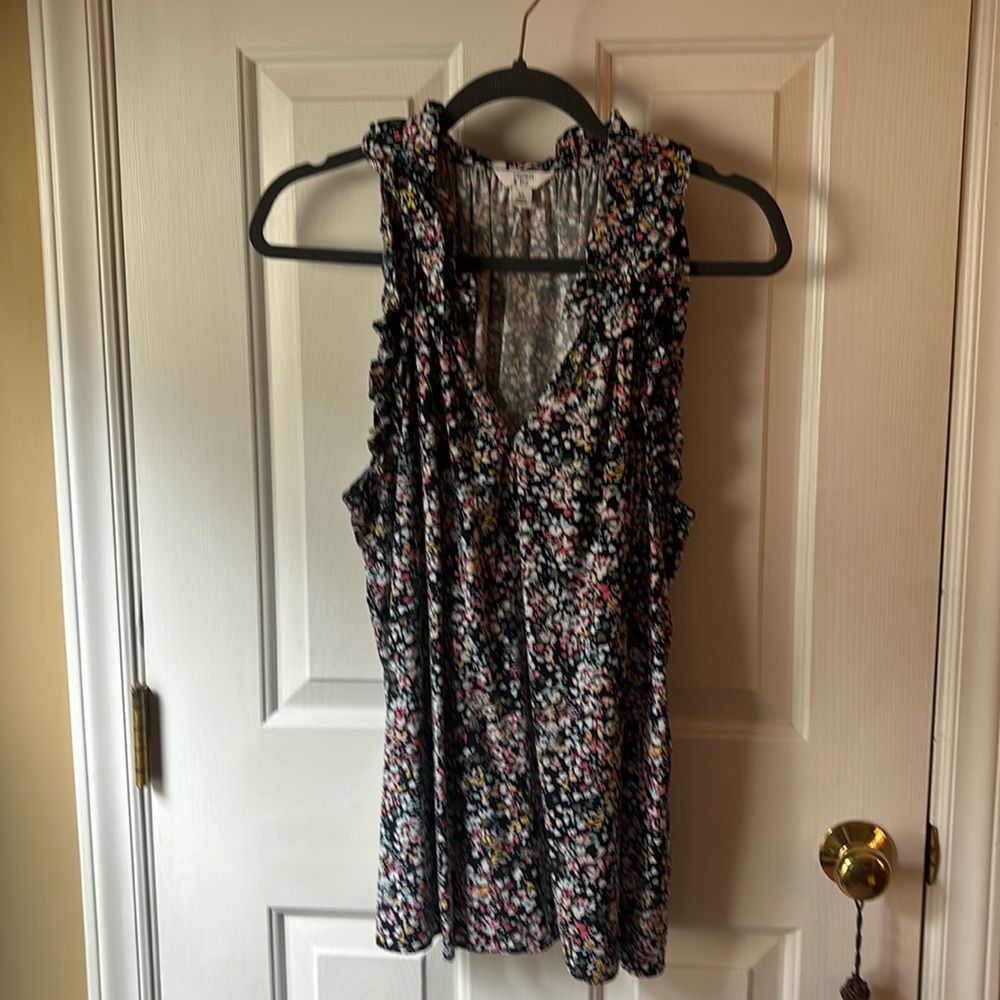 Crown and Ivy top - size XL